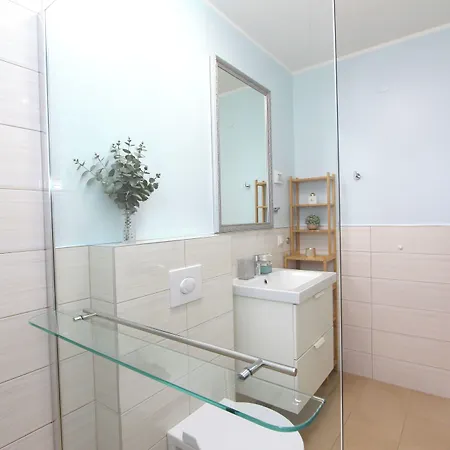 Emanuel Apartman *